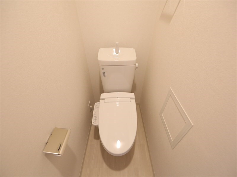 物件内観写真5　(温水洗浄暖房便座付トイレ)