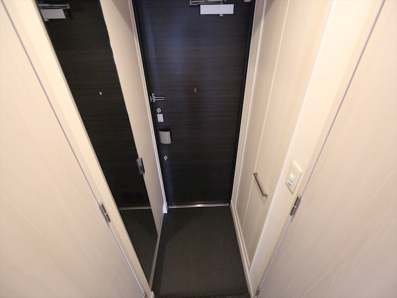 物件内観写真8　(玄関　玄関収納付　シューズボックス付（収納充実してます）)