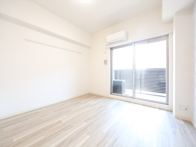 物件内観写真10　(洋室11.6帖　エアコン完備　南面バルコニー)