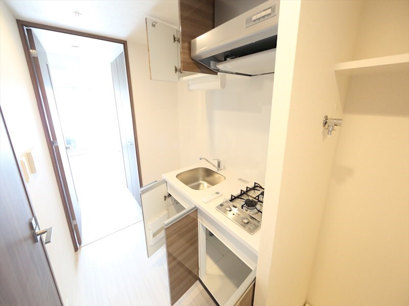 物件内観写真16　(システムキッチン（ガス2口コンロ付）)