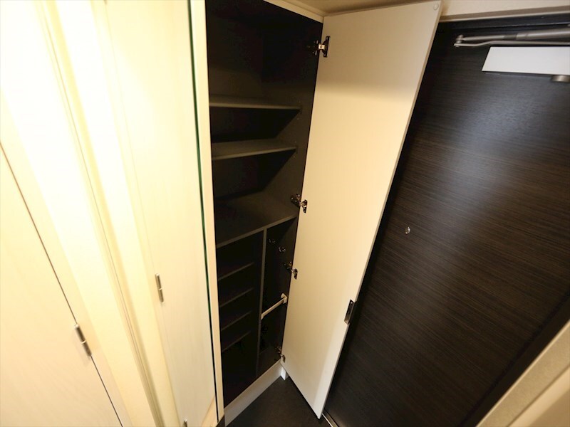 物件内観写真20　(玄関　玄関収納付　シューズボックス付（収納充実してます）)