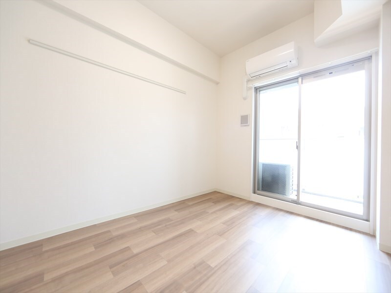 物件内観写真21　(洋室7.1帖　エアコン完備　南面バルコニー)