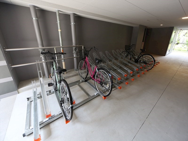 物件内観写真30　(屋根付き駐輪場)