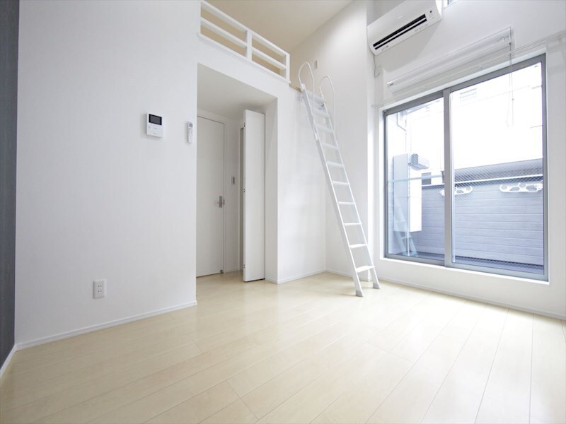 物件内観写真2　(洋室6.4帖　ロフト5.9帖（収納にも寝室にも使えます）)