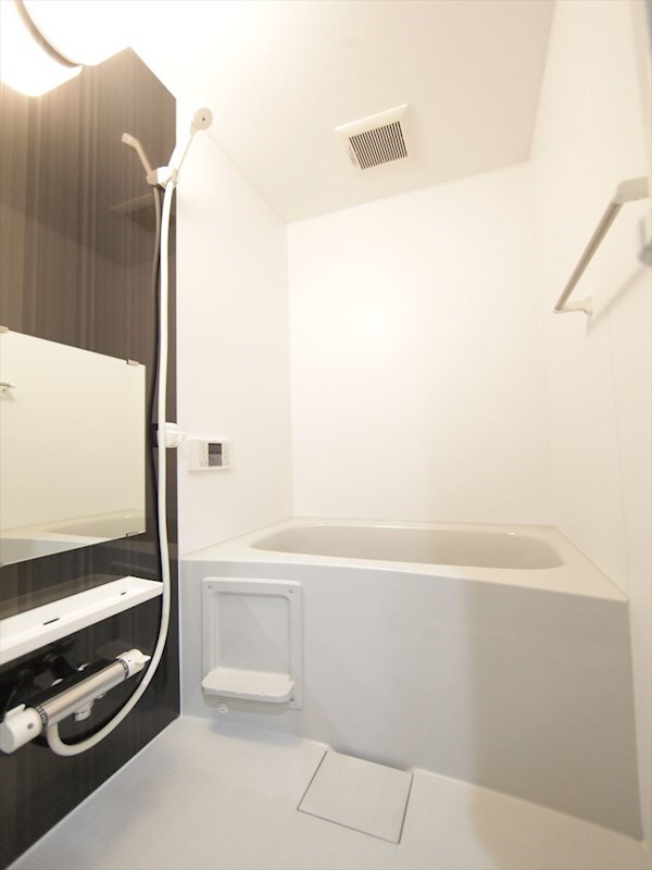 物件内観写真4　(追い焚き・オートバス機能付お風呂)