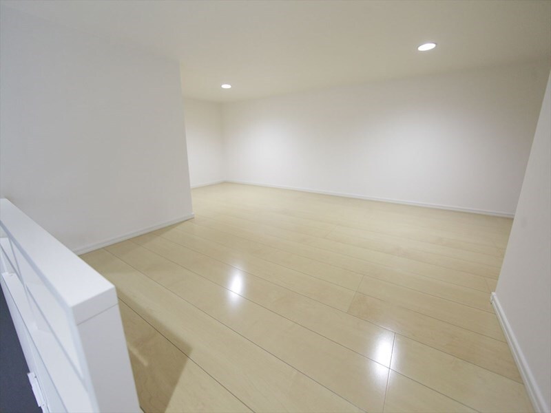 物件内観写真16　(ロフト5.9帖（収納としても寝室としても使えます）)