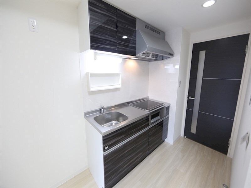 物件内観写真7　(システムキッチン（ＩＨ3口コンログリル付）)