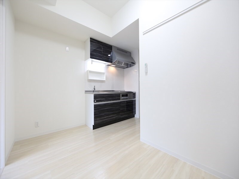 物件内観写真16　(ＤＫ6帖　システムキッチン（ＩＨ3口コンログリル付）)