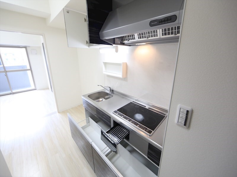 物件内観写真18　(システムキッチン（ＩＨ3口コンログリル付）)