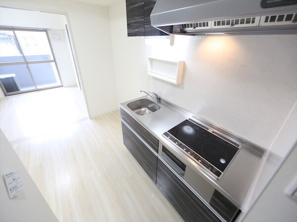 キッチン(システムキッチン（ＩＨ3口コンログリル付）)