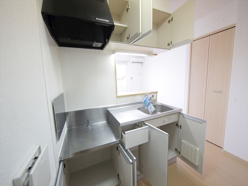 物件内観写真7　(カウンターキッチン（ガス2口コンロ設置できます）)