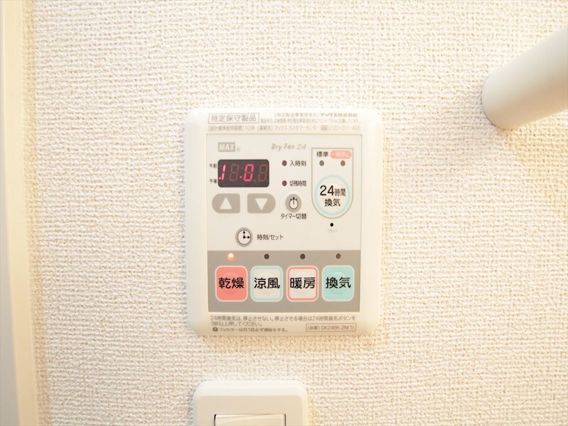 物件内観写真12　(浴室暖房乾燥機付き)