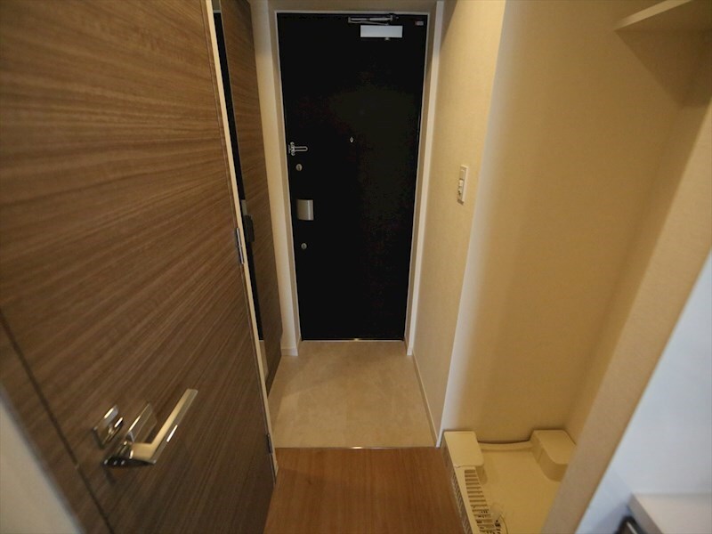 物件内観写真18　(玄関　シューズボックス付（収納充実してます）)