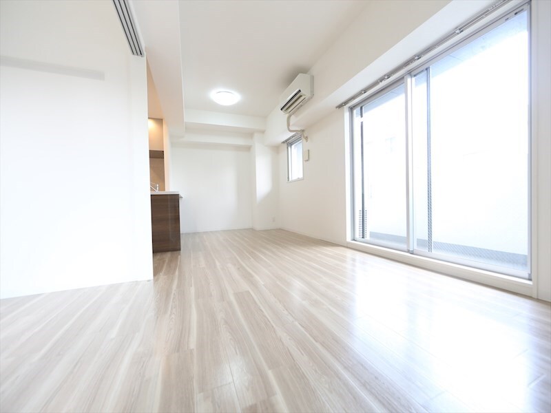 物件内観写真10　(ＬＤＫ15.2帖　カウンターキッチン　エアコン付　バルコニー)