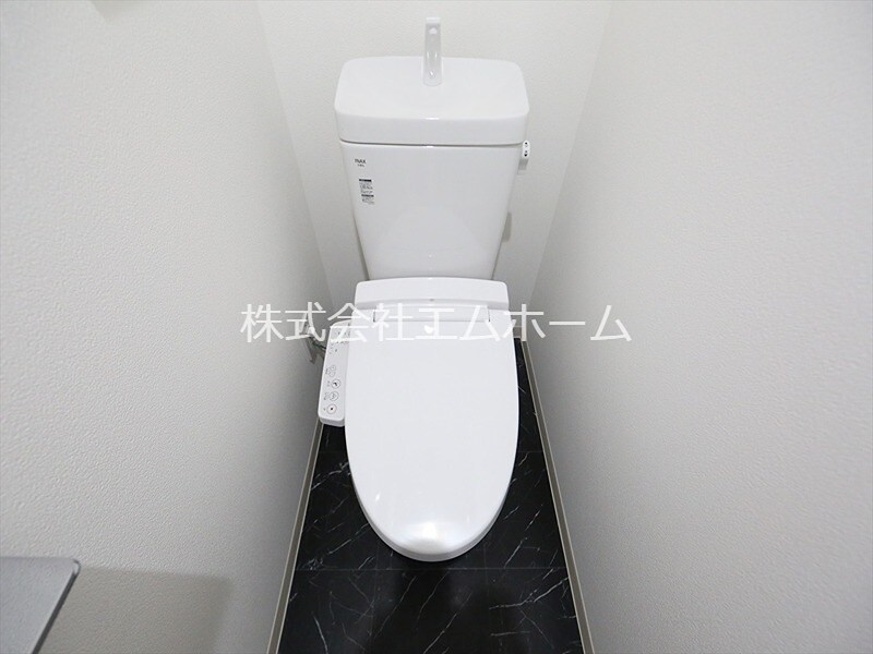 物件内観写真5　(温水洗浄暖房便座付トイレ)