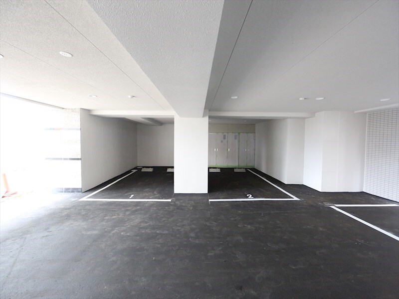 物件内観写真29　(敷地内平面駐車場)