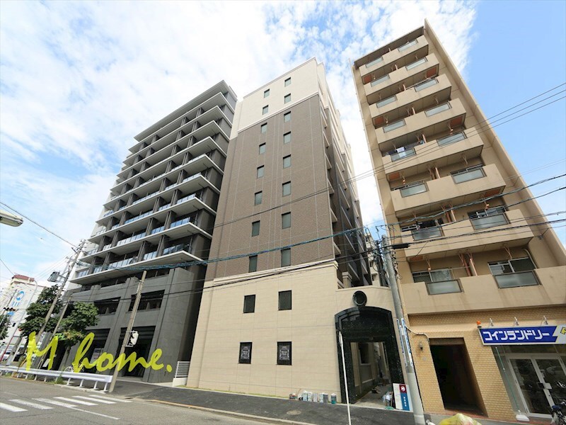 物件外観写真1　(外観　オートロック　宅配ＢＯＸ　防犯カメラ　デザイナーズ)