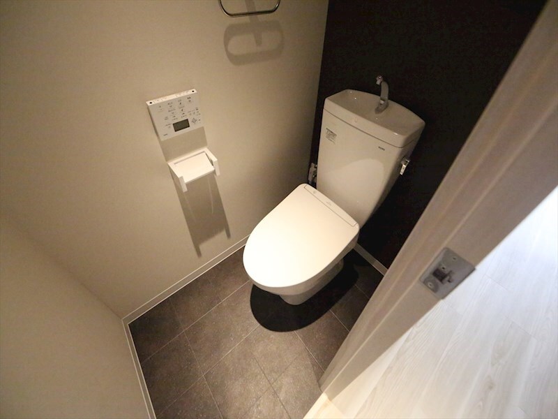 物件内観写真5　(温水洗浄暖房便座付トイレ)