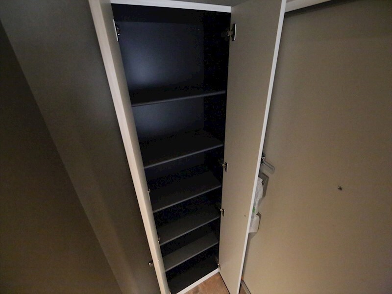 物件内観写真21　(玄関　シューズボックス付（収納充実してます）)