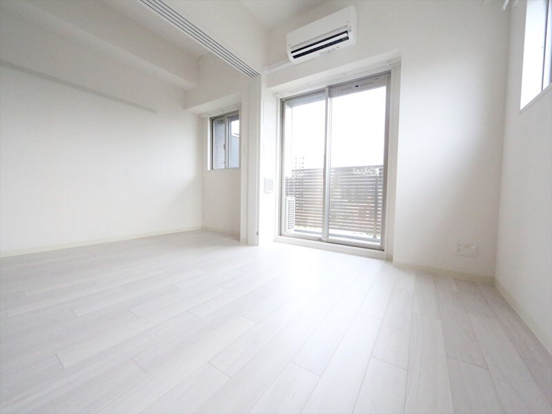 物件内観写真15　(ＬＤＫ9.2帖　洋室4.2帖　エアコン付　バルコニー)