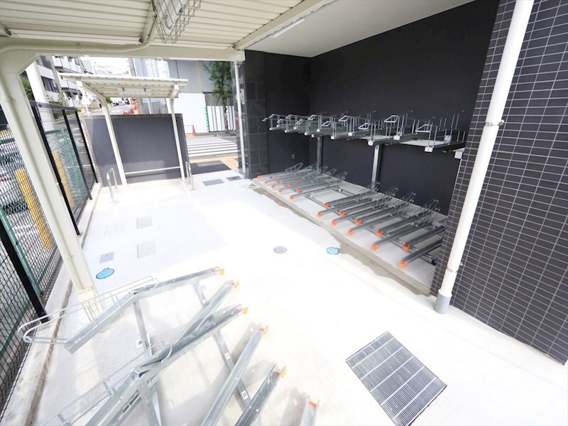 物件内観写真35　(屋根付き駐輪場)