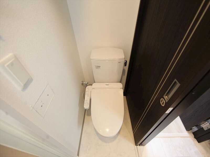 物件内観写真5　(温水洗浄便座付トイレ)