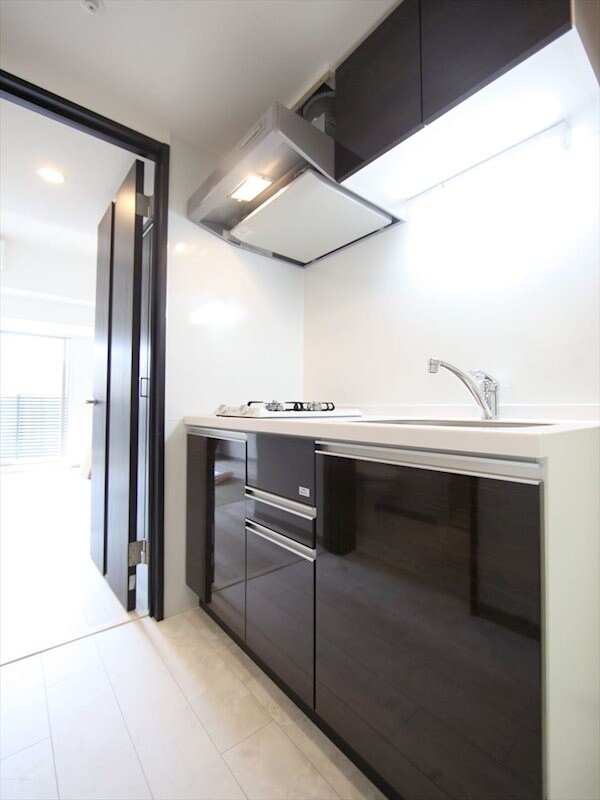 物件内観写真7　(システムキッチン（ガス2口コンロ）)