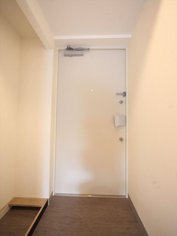 物件内観写真8　(玄関　シューズボックス付)