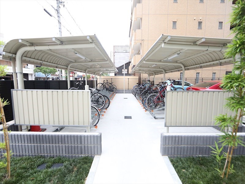物件内観写真24　(屋根付き駐輪場)
