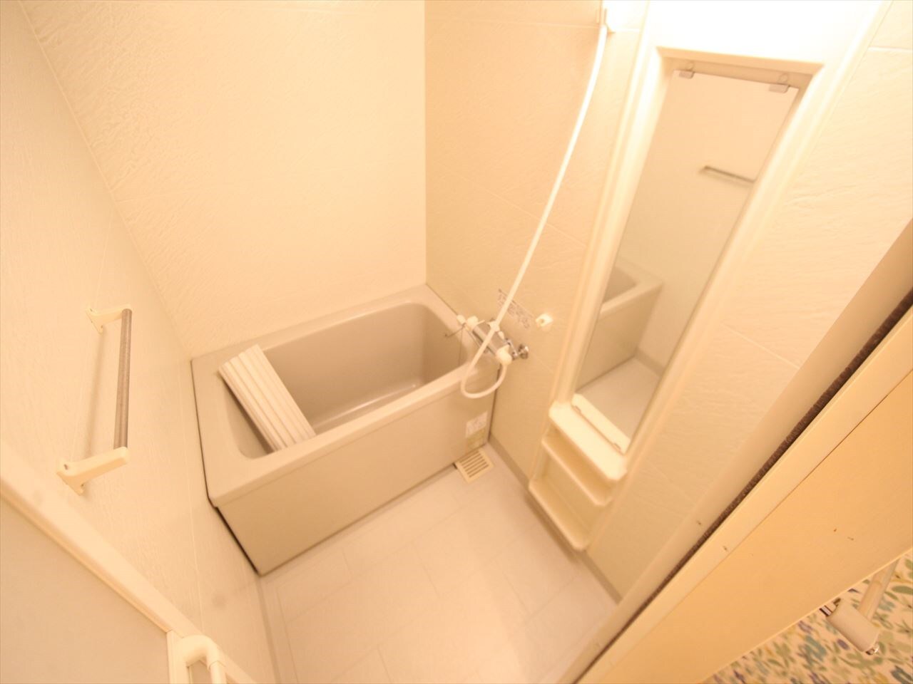 物件内観写真4　(バスルーム（お風呂トイレ別）)