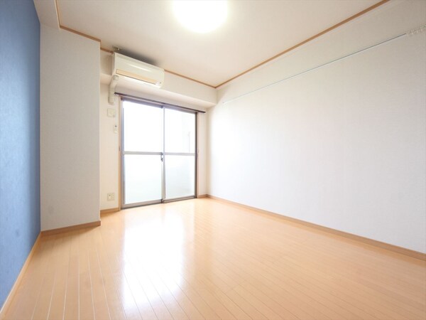 ベランダ(洋室10.3帖　南面バルコニー　エアコン完備)