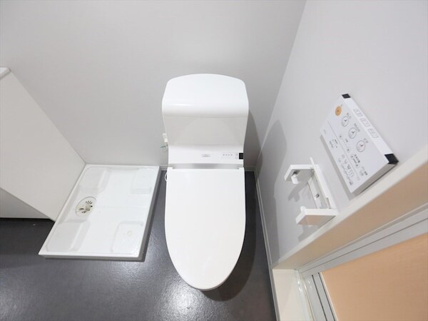 トイレ(温水洗浄暖房便座付トイレ)