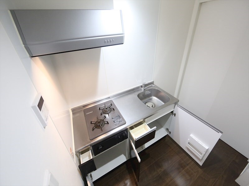物件内観写真7　(システムキッチン（ガス2口コンロ付）)
