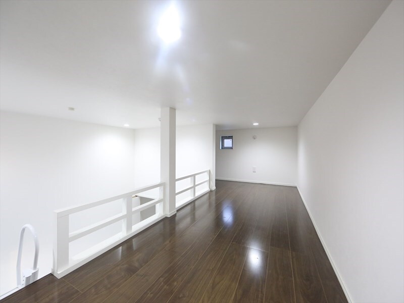 物件内観写真9　(ロフト5.4帖（収納としても寝室としても使えます）)