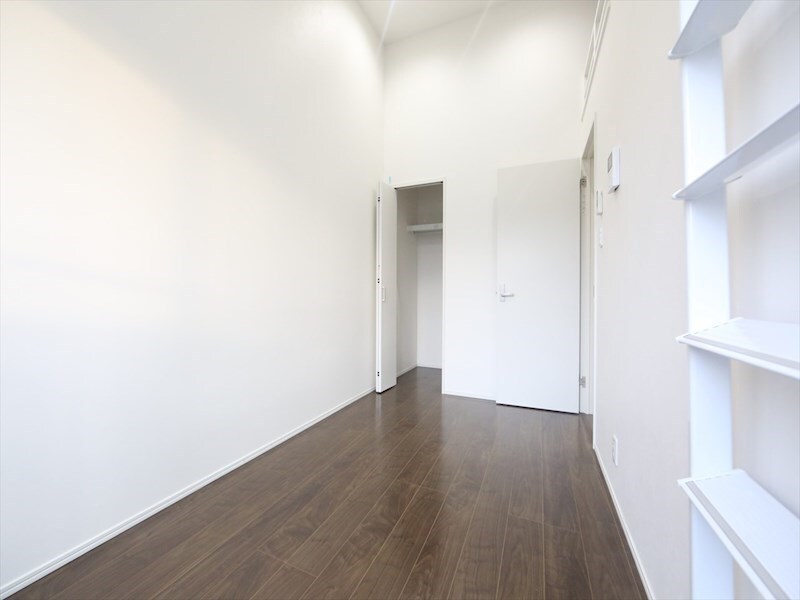 物件内観写真15　(洋室5帖　ロフト5.4帖（収納にも寝室にも使えます）)