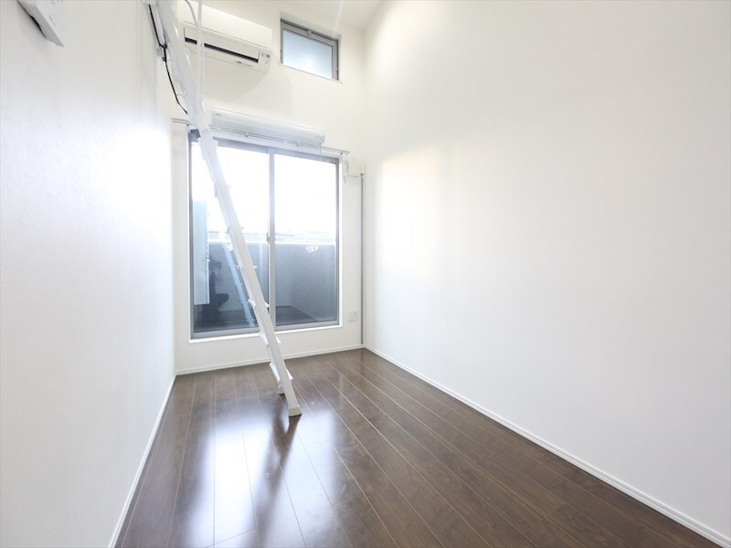 物件内観写真22　(洋室5帖　ロフト5.4帖（収納にも寝室にも使えます）)