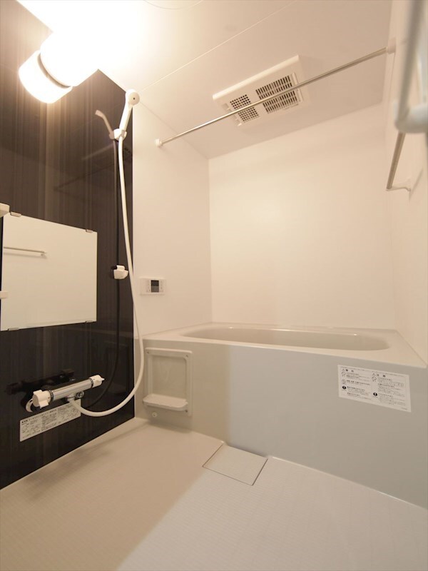 物件内観写真4　(浴室暖房乾燥機付　追い焚き・オートバス機能付お風呂)