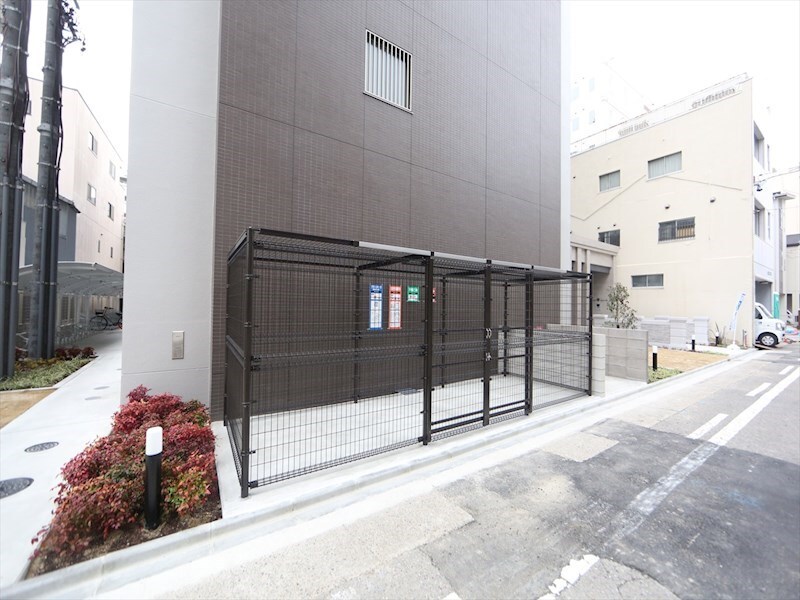 物件内観写真29　(敷地内ゴミ捨て場)