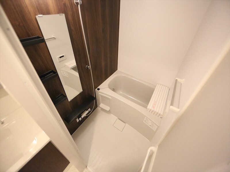 物件内観写真4　(浴室暖房乾燥機付　追い焚き・オートバス機能付お風呂)