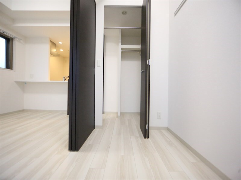 物件内観写真27　(洋室2.5帖　ウォークインクローゼット付（収納充実してます）)