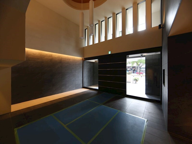 物件内観写真32　(エントランス　オートロック　宅配ＢＯＸ　防犯カメラ)