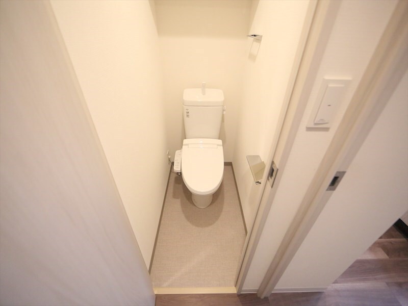 物件内観写真5　(温水洗浄暖房便座付トイレ)