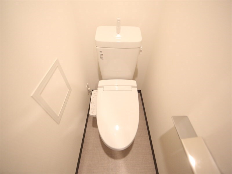 物件内観写真5　(温水洗浄暖房便座付トイレ)