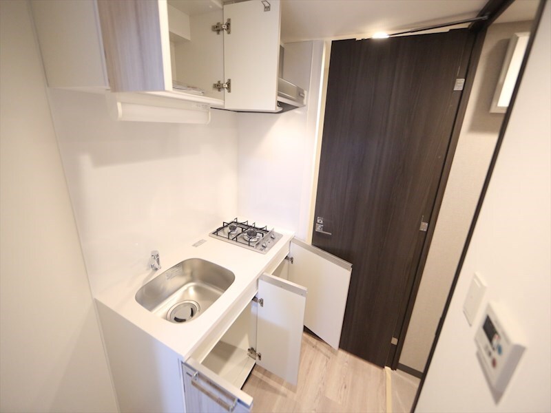 物件内観写真7　(システムキッチン（ガス2口コンロ付）)