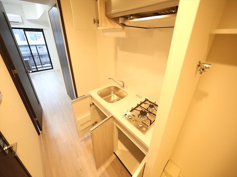 物件内観写真16　(システムキッチン（ガス2口コンロ付）)