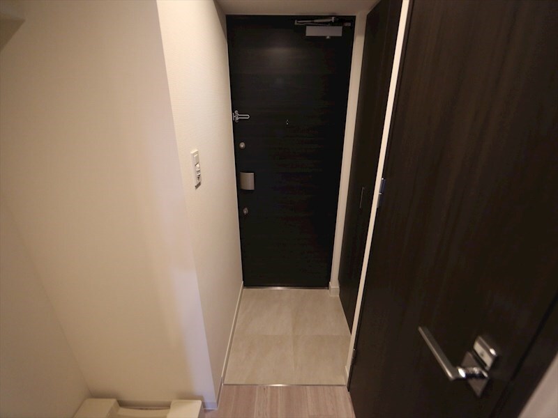 物件内観写真19　(玄関　シューズボックス付（収納充実してます）)