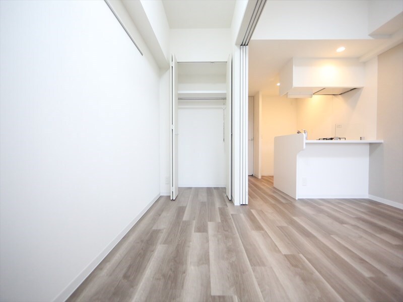 物件内観写真21　(洋室3.7帖　クローゼット付（収納充実してます）)