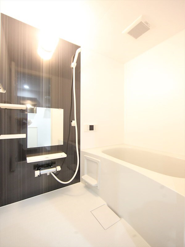 物件内観写真4　(追い焚き・オートバス機能付お風呂　同仕様写真)