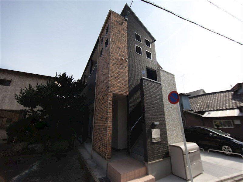 物件外観写真1　(外観　デザイナーズ　光インターネット無料)