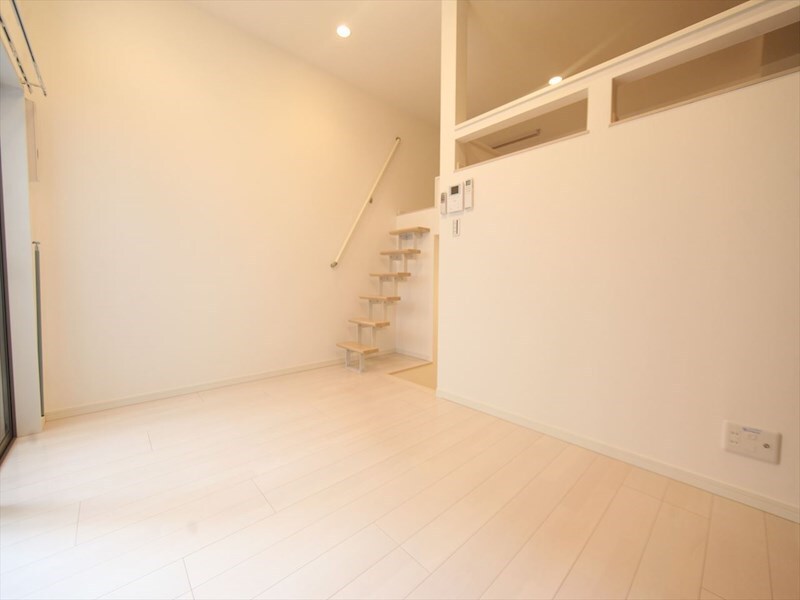 物件内観写真2　(洋室6.2帖　ロフト6.1帖（収納にも寝室にも使えます）)